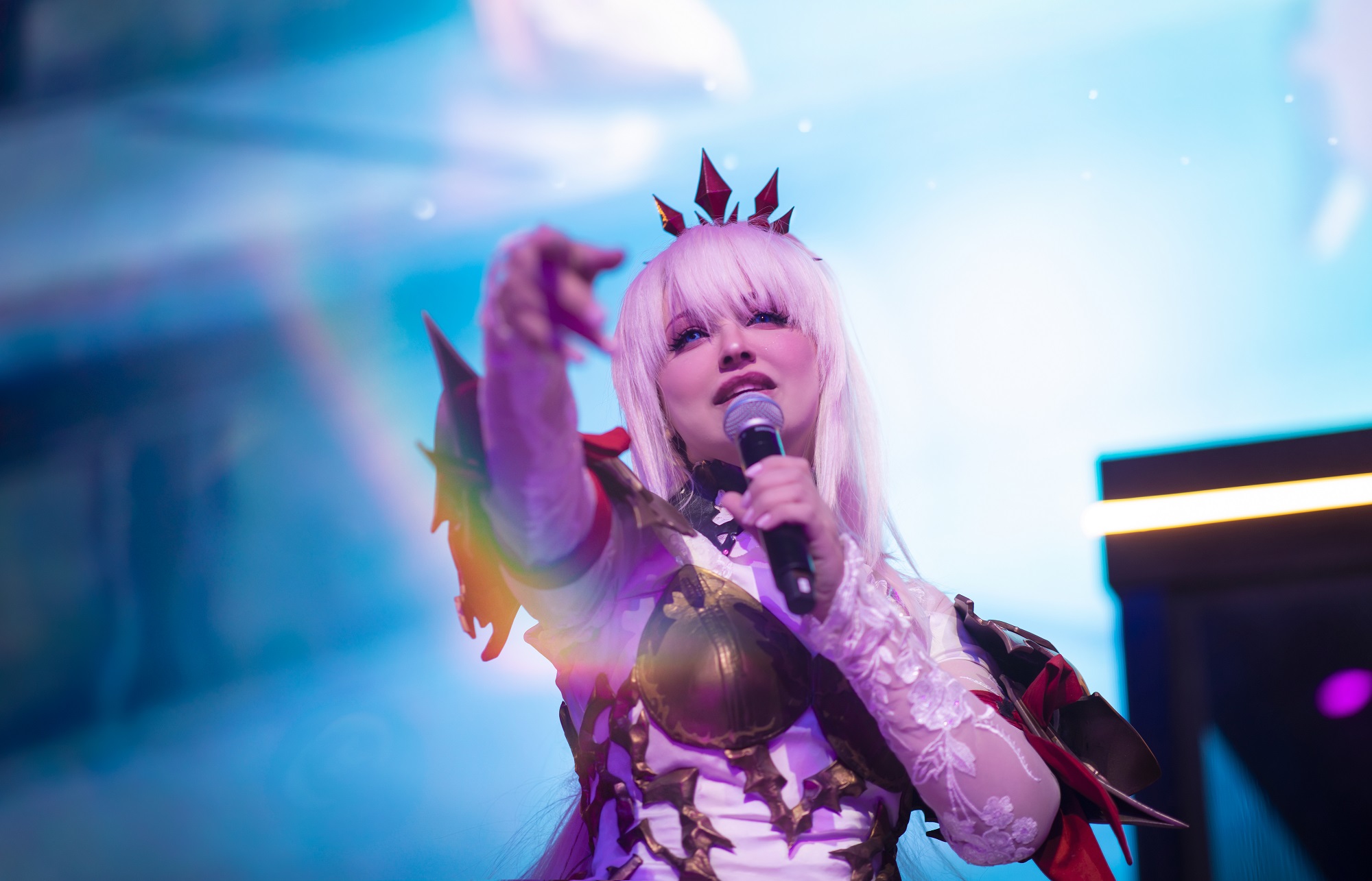 SUMI singing as Shion