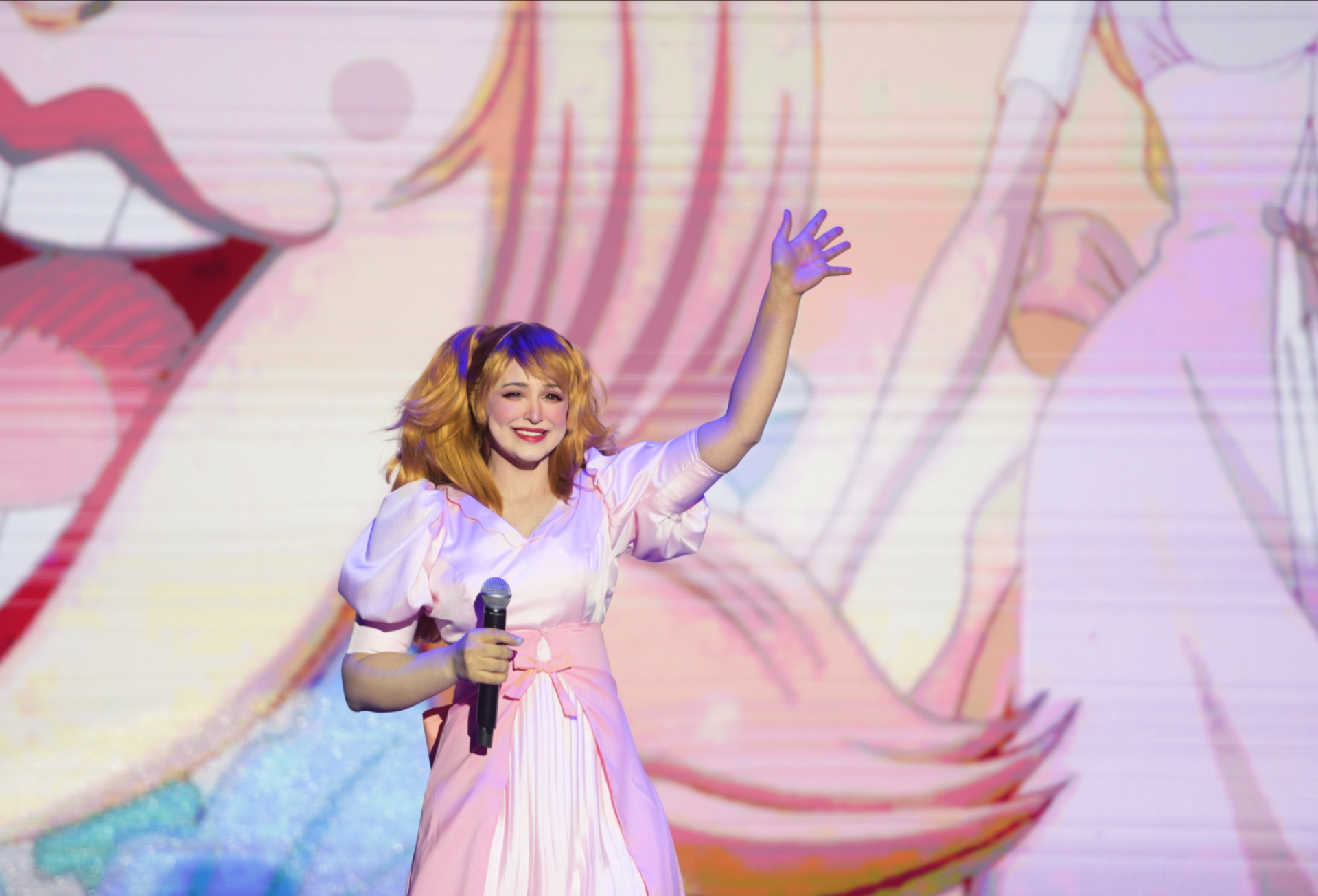 SUMI singing as Pudding